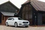 Volvo V90 T8 Inscription 2017 года (UK)